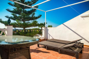 Atico con terraza - A 600 Metros de Playa La Carihuela - PISCINA - PARKING GRATIS -EXCELENTE WIFI